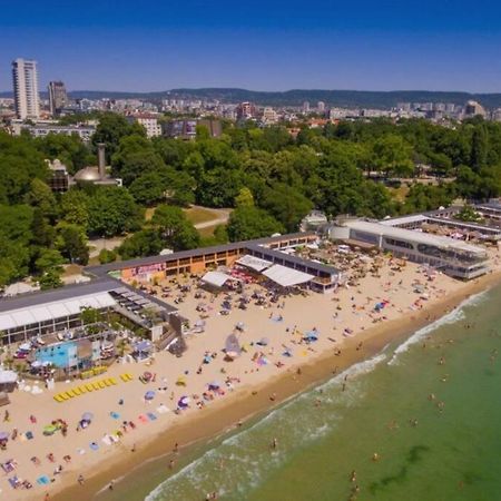 Modern Bright Apartment Close To City Center And Grand Mall Варна Екстериор снимка