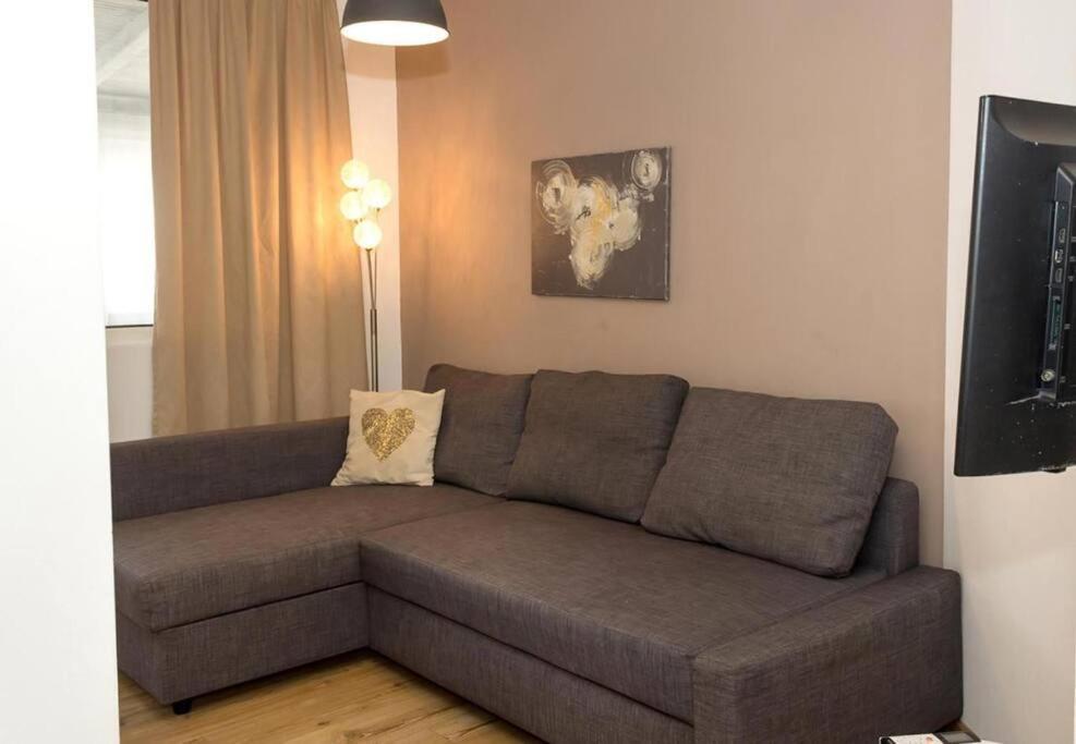 Modern Bright Apartment Close To City Center And Grand Mall Варна Екстериор снимка