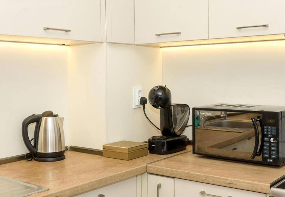 Modern Bright Apartment Close To City Center And Grand Mall Варна Екстериор снимка