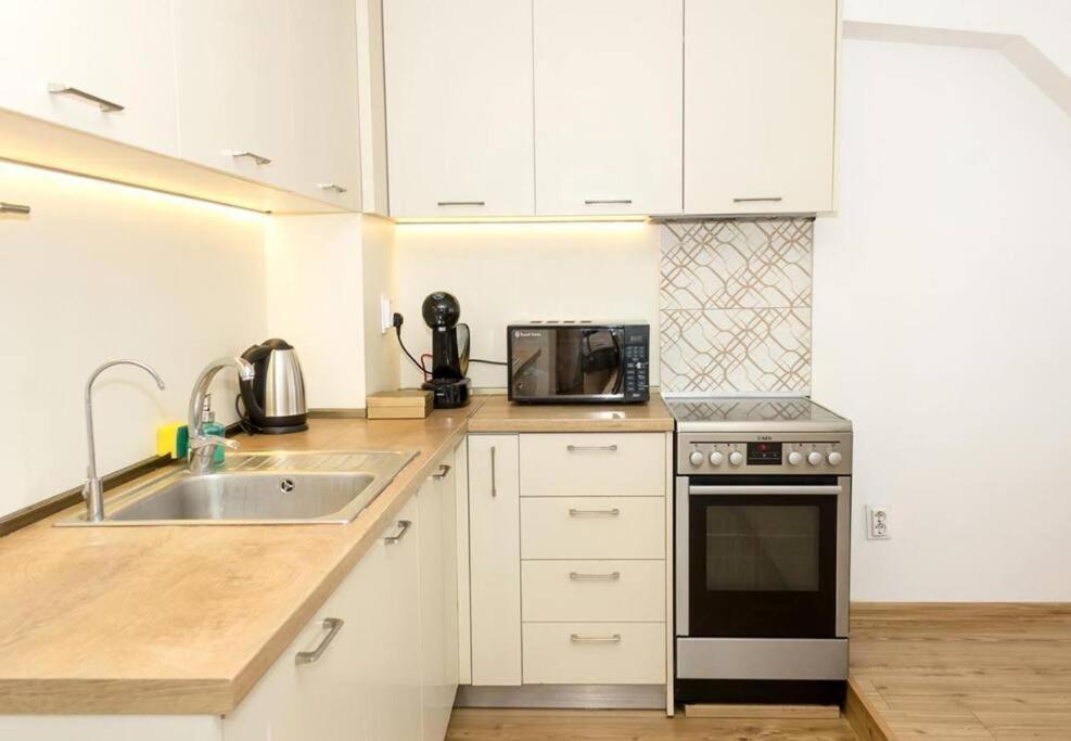 Modern Bright Apartment Close To City Center And Grand Mall Варна Екстериор снимка