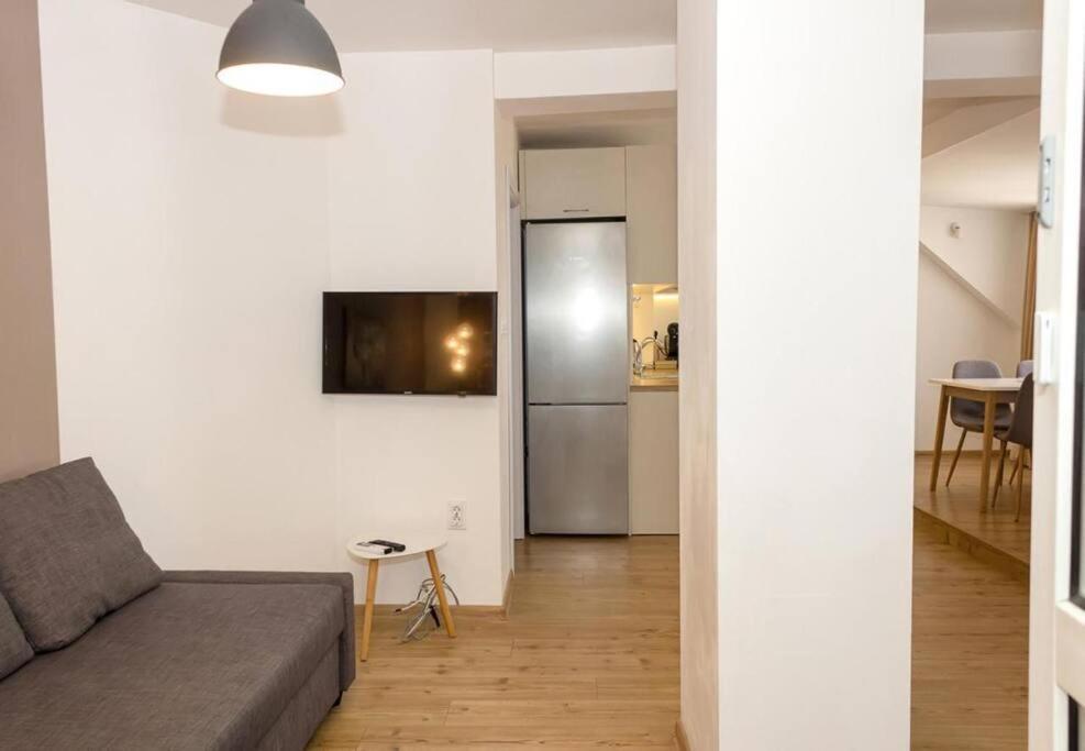 Modern Bright Apartment Close To City Center And Grand Mall Варна Екстериор снимка