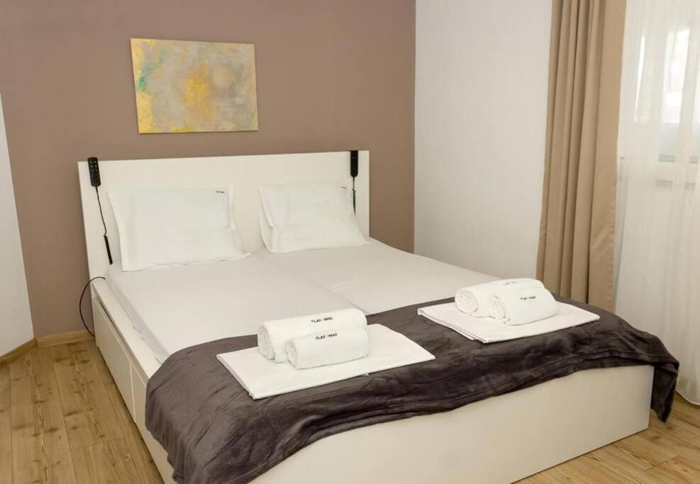 Modern Bright Apartment Close To City Center And Grand Mall Варна Екстериор снимка